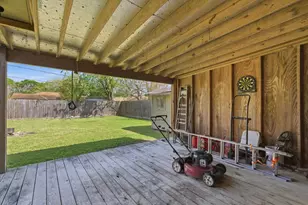 805 S Circle Dr, Baytown, TX 77520 - Photo 13