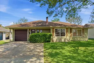 805 S Circle Dr, Baytown, TX 77520 - Photo 1