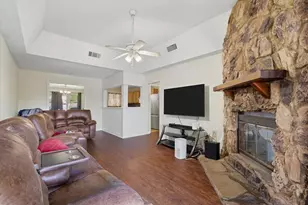 805 S Circle Dr, Baytown, TX 77520 - Photo 3