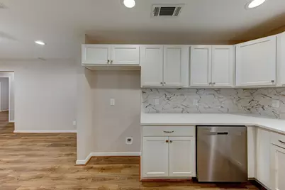 7732 Avenue I, Houston, TX 77012 - Photo 9