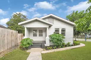 302 S 72nd St, Houston, TX 77011 - Photo 1
