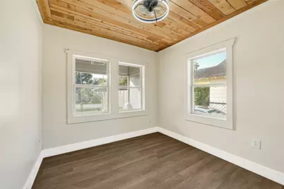 302 S 72nd Street, Houston, TX 77011 - Photo 17
