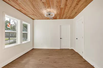 302 S 72nd Street, Houston, TX 77011 - Photo 13
