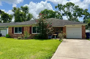 424 Evans St, Angleton, TX 77515 - Photo 1