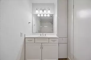 2065 Winrock Blvd, Houston, TX 77057 - Photo 21