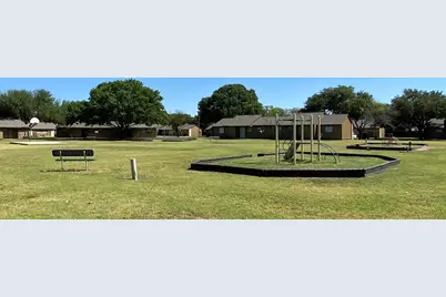 101 Glenbrook Dr E, New Braunfels, TX 78130 - Photo 5