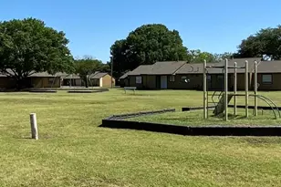 101 Glenbrook Dr E, New Braunfels, TX 78130 - Photo 5