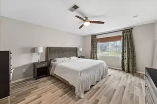7822 Twin Hills Dr, Houston, TX 77071 - Photo 5