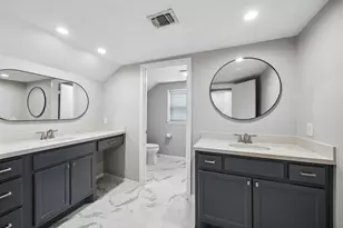 7822 Twin Hills Dr, Houston, TX 77071 - Photo 11