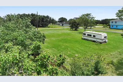 2101 Madison, Crystal Beach, TX 77650 - Photo 9