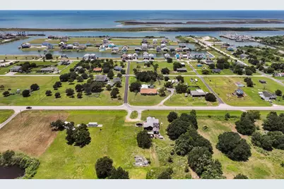 2101 Madison, Crystal Beach, TX 77650 - Photo 17