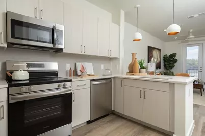 1690 North Loop #485, Houston, TX 77009 - Photo 7