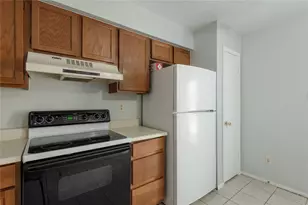 2521 Crosstimbers St, Huntsville, TX 77320 - Photo 17