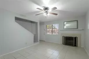 2521 Crosstimbers St, Huntsville, TX 77320 - Photo 9