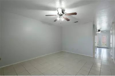 2521 Crosstimbers Street #B1, Huntsville, TX 77320 - Photo 7