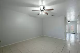 2521 Crosstimbers St, Huntsville, TX 77320 - Photo 7