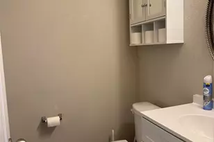 210 Woodside Ct, Clute, TX 77531 - Photo 25