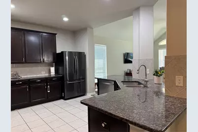 210 Woodside Court, Clute, TX 77531 - Photo 5