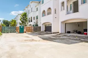 627 Mazal Ln, Houston, TX 77009 - Photo 11