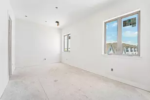 627 Mazal Ln, Houston, TX 77009 - Photo 35