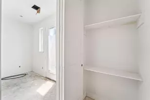 627 Mazal Ln, Houston, TX 77009 - Photo 19
