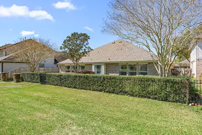 1489 Garden Lakes Drive, Friendswood, TX 77546 - Photo 23