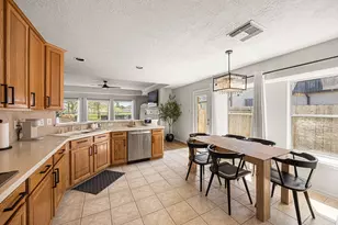 1489 Garden Lakes Dr, Friendswood, TX 77546 - Photo 9