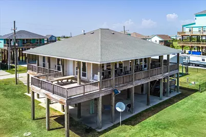 138 Verdia Drive, Crystal Beach, TX 77650 - Photo 5