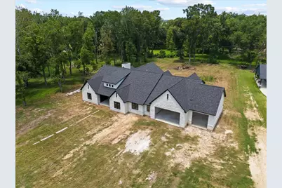 117 Daisy Ln, Baytown, TX 77523 - Photo 3