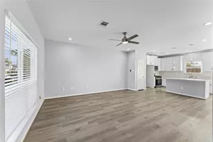 8211 James Franklin St, Houston, TX 77088 - Photo 9