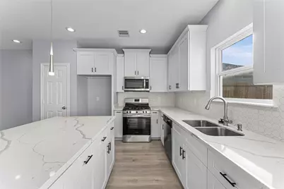 8211 James Franklin Street, Houston, TX 77088 - Photo 5