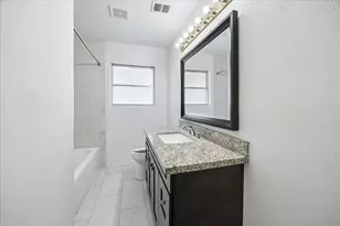 4901 Valerie St, Bellaire, TX 77401 - Photo 11