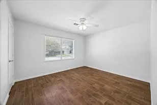 4901 Valerie St, Bellaire, TX 77401 - Photo 11