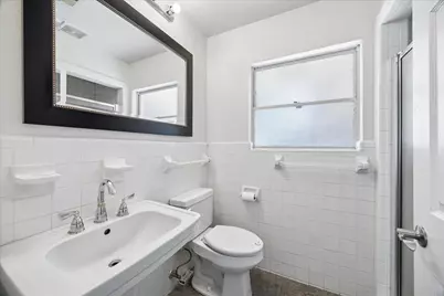 4901 Valerie Street, Bellaire, TX 77401 - Photo 13