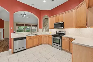 5711 Shady Hollow Ct, Rosharon, TX 77583 - Photo 9