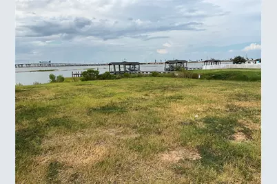 9502 Vista Bella, Galveston, TX 77554 - Photo 3