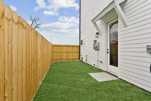 253 De Boll St, Houston, TX 77022 - Photo 23
