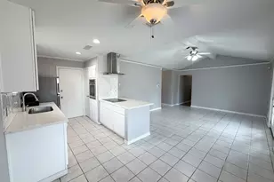 10815 Sagecrest Ln, Houston, TX 77089 - Photo 11