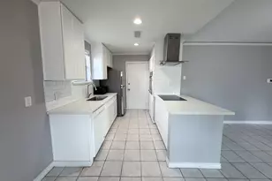 10815 Sagecrest Ln, Houston, TX 77089 - Photo 11