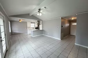 10815 Sagecrest Ln, Houston, TX 77089 - Photo 9