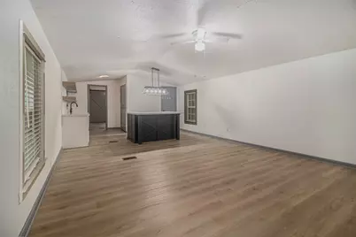 6506 N Martin Luther King Avenue, Hitchcock, TX 77563 - Photo 3