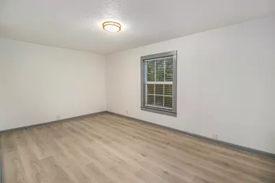 6506 N Martin Luther King Avenue, Hitchcock, TX 77563 - Photo 19