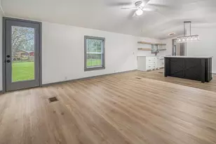 6506 N Martin Luther King Ave, Hitchcock, TX 77563 - Photo 5