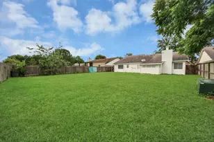 12423 Tambourine Dr, Houston, TX 77477 - Photo 33