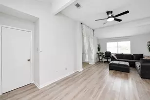 12423 Tambourine Dr, Houston, TX 77477 - Photo 25
