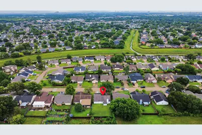 12423 Tambourine Drive, Houston, TX 77477 - Photo 7
