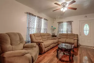 9226 E Avenue Q, Houston, TX 77012 - Photo 5
