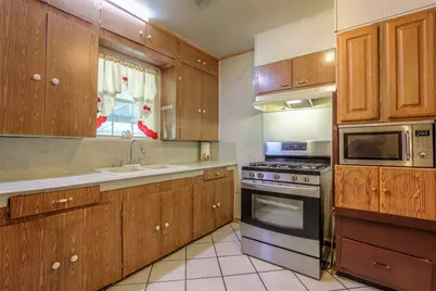 9226 E Avenue Q, Houston, TX 77012 - Photo 15