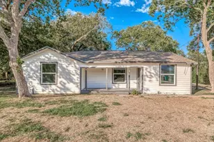 2812 Fisher Hill, Baytown, TX 77520 - Photo 5