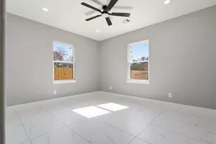 8216 Locksley Rd, Houston, TX 77078 - Photo 9